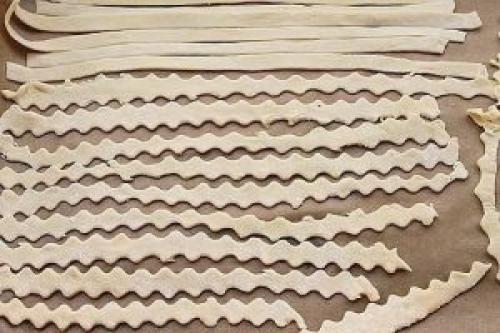 Как сделать домашнюю лапшу: 3 варианта на выбор. 05