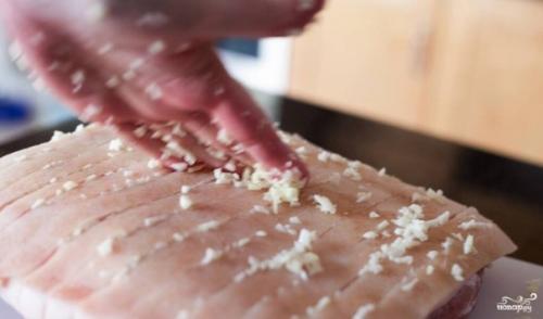 Свинина запеченная с чесноком. 02 Свинина запеченная с чесноком. 02