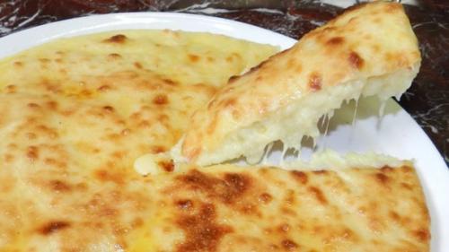 Осетинский пирог со свежим сыром.