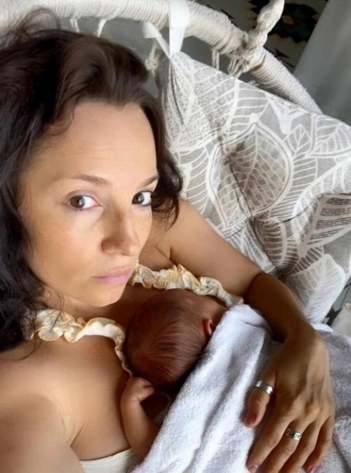 Светлана светикова выбрала астрологическое имя для дочки. 02