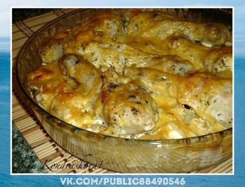 Безумно вкусно!  Картошка с куриными ножками в духовке.