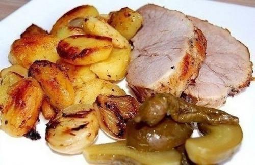 Буженина, запеченная в рукаве с деревенской картошечкой. 01 Буженина, запеченная в рукаве с деревенской картошечкой. 01