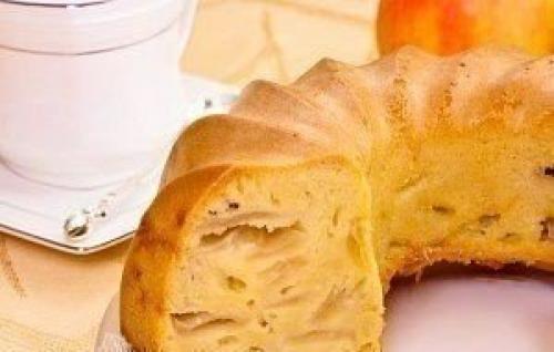 Пожалуй, шарлотка - самая популярная выпечка с яблоками. 08