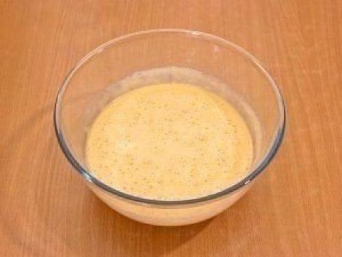 Пожалуй, шарлотка - самая популярная выпечка с яблоками. 03