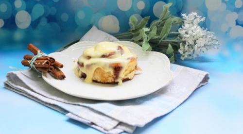 Булочки с корицей и сливочной заливкой а-ля синнабон.