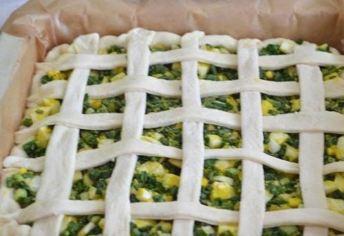 Дрожжевой пирог с зеленым луком и яйцом. 08