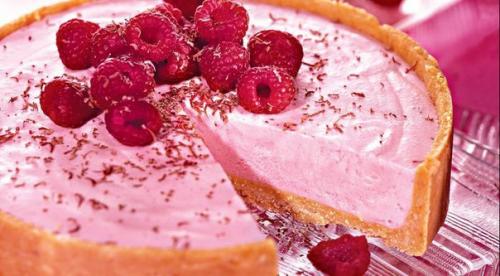 Малиновый торт - мороженое.