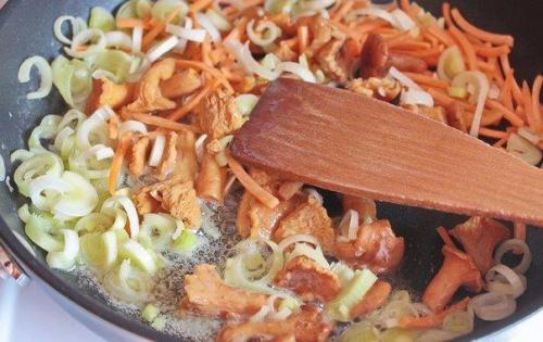 Грибной суп с фрикадельками. 06 Грибной суп с фрикадельками. 06