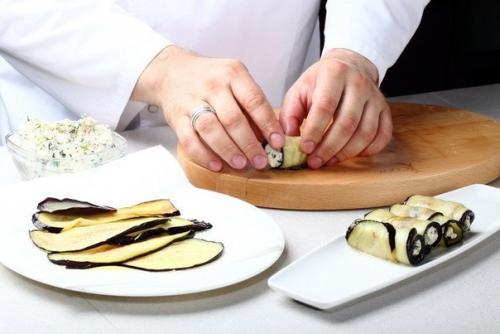 Рулетики из баклажанов с вкуснейшей начинкой. 04