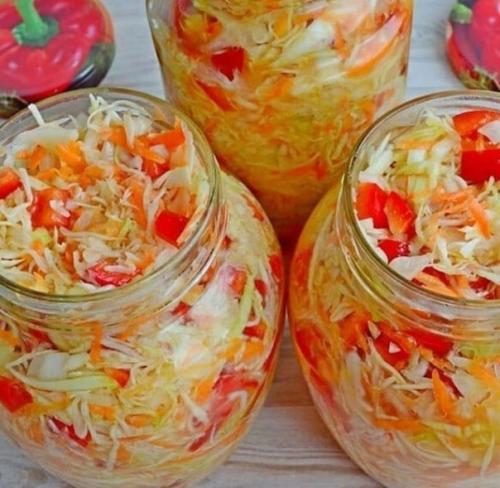 Cалат капустный (в гoрячем марuнаде.