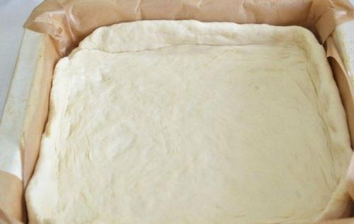 Дрожжевой пирог с зеленым луком и яйцом. 06