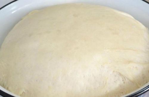 Дрожжевой пирог с зеленым луком и яйцом. 04