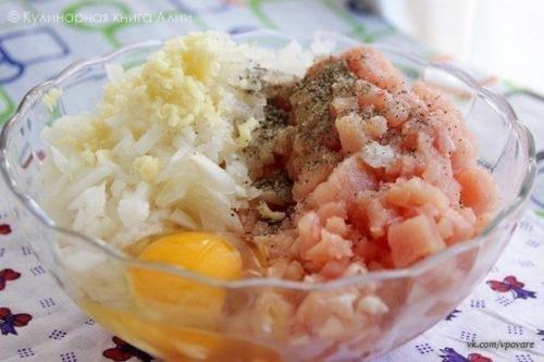 Куриные шарики в сырно - сливочном соусе. 02