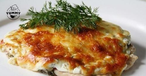 Куриная отбивная под сырной корочкой.