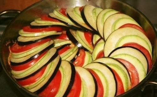 Рецепт рататуя очень простой, а результат невероятно вкусный. 04