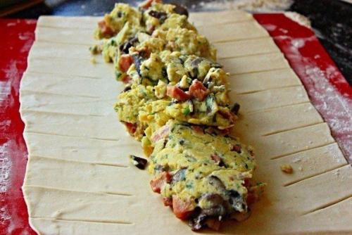 Яичница - болтунья в слоёном тесте? 03