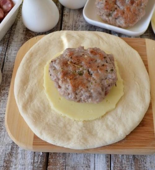 Бургеры в стиле пиццы. 03