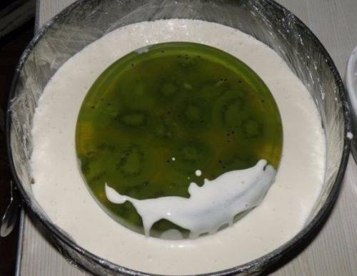 Желейный тортик из киви и сметаны без выпечки. 06 Желейный тортик из киви и сметаны без выпечки. 06