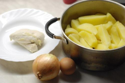 Картофельные котлетки с курицей. 01