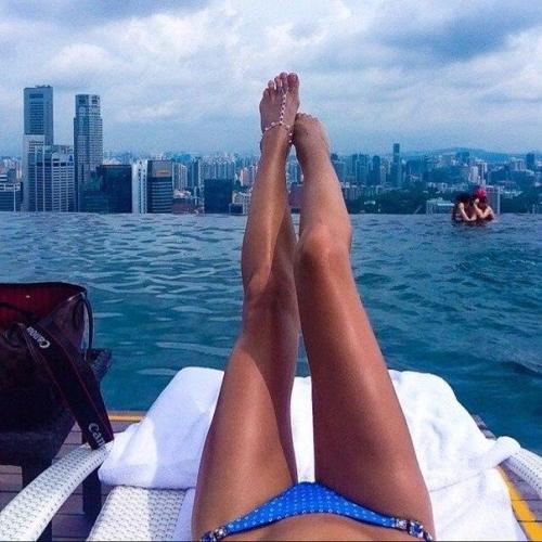 Упражнения для сброса веса на ногах, икрах и бёдрах.