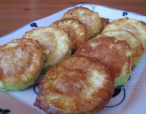 Кабачки с мясом в кляре.