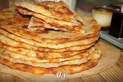 Лепёшки с ветчиной и сыром.
