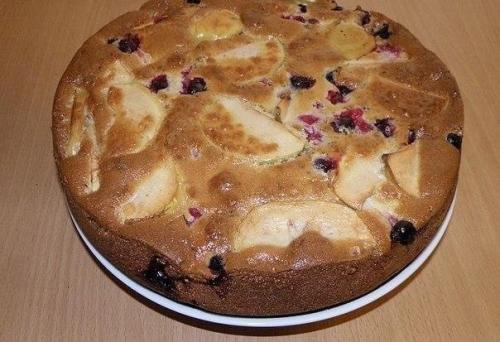 Шарлотка.  Ингредиенты:  - 3 куриных яйца. 04