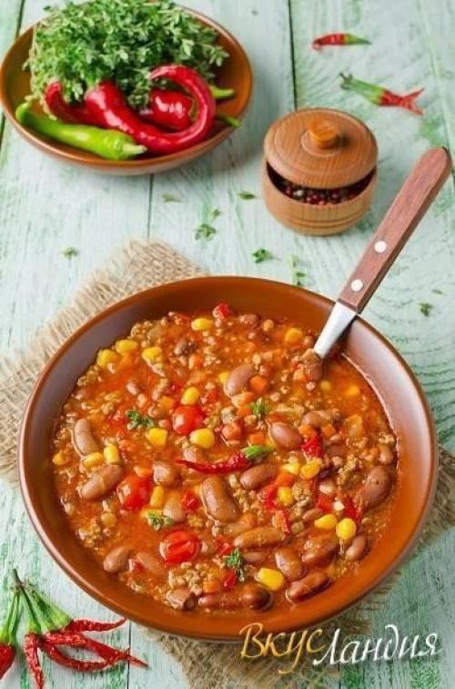 Мексиканский суп чили кон карне.