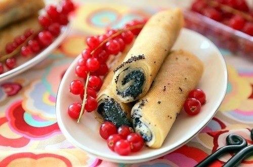 Блинчики с маковой начинкой.