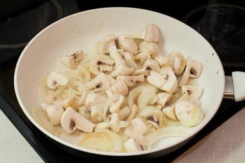 Куриная печень с грибами в сливочном соусе. 02