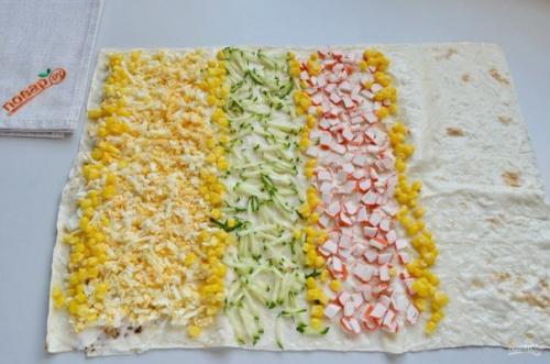 Крабовый салат в лаваше. 04