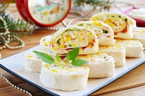 Крабовый салат в лаваше.