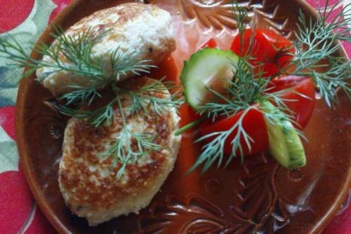 Обалденные котлеты с очень вкусной начинкой.