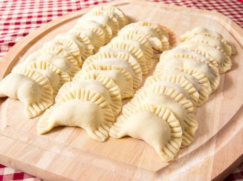 Научитесь лепить вкуснейшие сладкие вареники в мире! 01