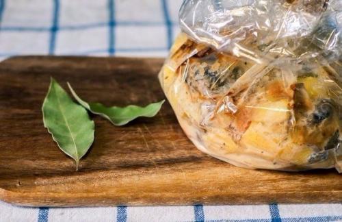 Запеченная картошечка с грибами и сметаной.