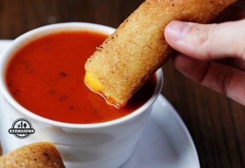 Жареные булочки с сыром.