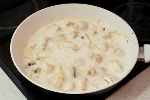 Куриная печень с грибами в сливочном соусе. 03