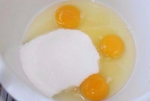 Шарлотка с яблоками и киви? 03