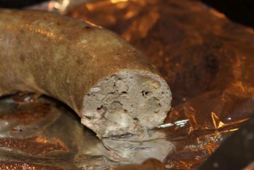 Печеночная колбаска.  Приготовленная в духовке печеночная колбаска не сравнится по вкусу с магазинными.