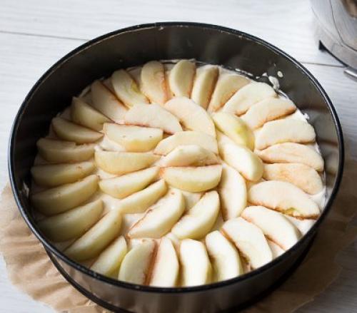 Классическая яблочная шарлотка. 05