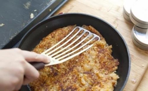 Драники картофельные.  Ингредиенты: 04