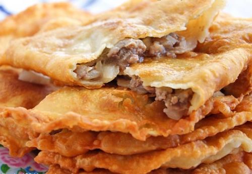 Чебуреки на кефире - пальчики оближете.