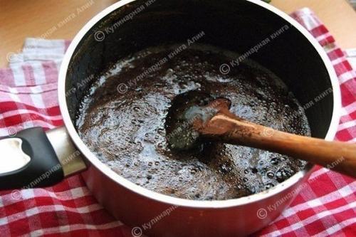 Торт Спартак.   Торт Спартак - это медовик с заварным кремом и шоколадными медовыми коржами. 01