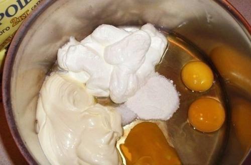 Быстрый пирог на кефире со сметаной - очень вкусно! 02
