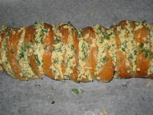 Хрустящий хлебушек пропитанный маслом, сыром и чесноком. 01 Хрустящий хлебушек пропитанный маслом, сыром и чесноком. 01