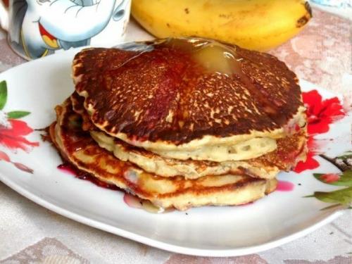 Бананово - медовые панкейки.