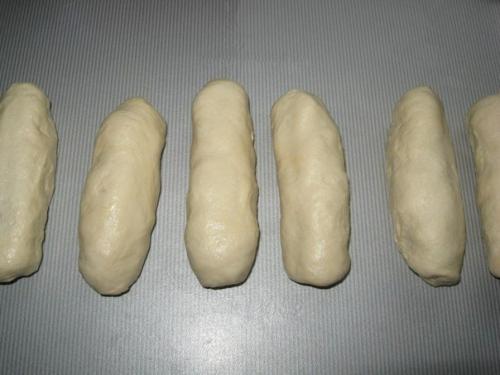 Жареные сосиски в тесте.