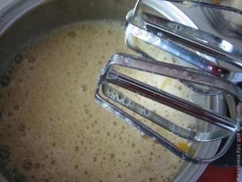 Бисквитный рулет с малиной. 01