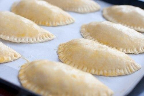 Яблочные пирожки.   Пышные и румяные, мои любимые пирожки с яблоками. 06