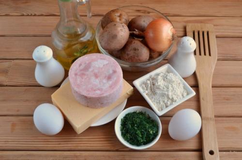 Мы готовим драники с ветчиной, сыром и зеленью. 01